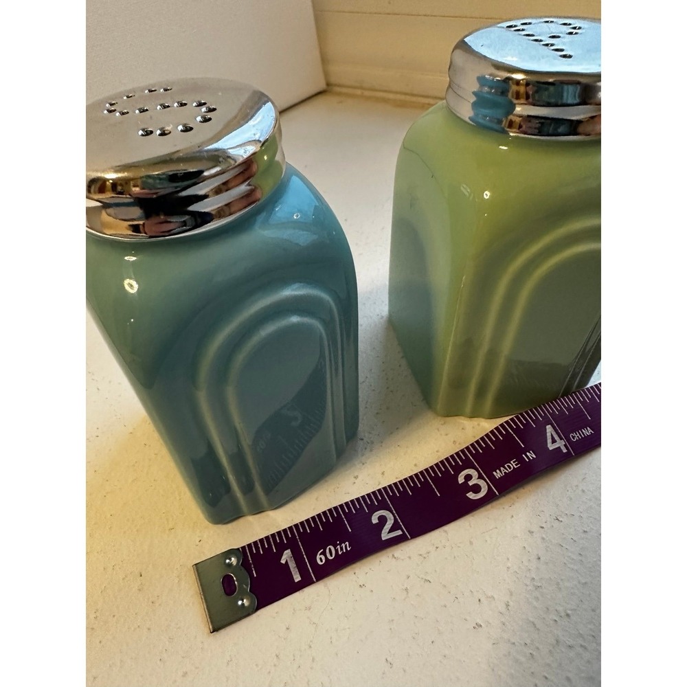 Retro Salt and pepper stoneware shaker set of two -NEW - Picture 4 of 6